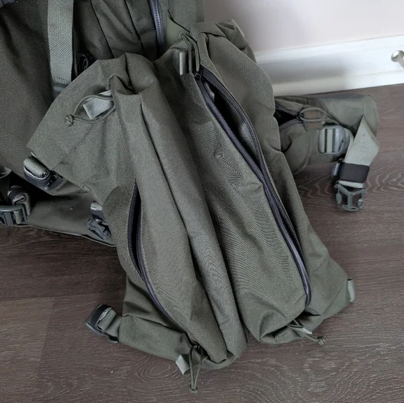 Mystery Ranch Metcalf Pack, Large, with Forager Hip Pocket and Large Double Lid - Picture 6 of 7